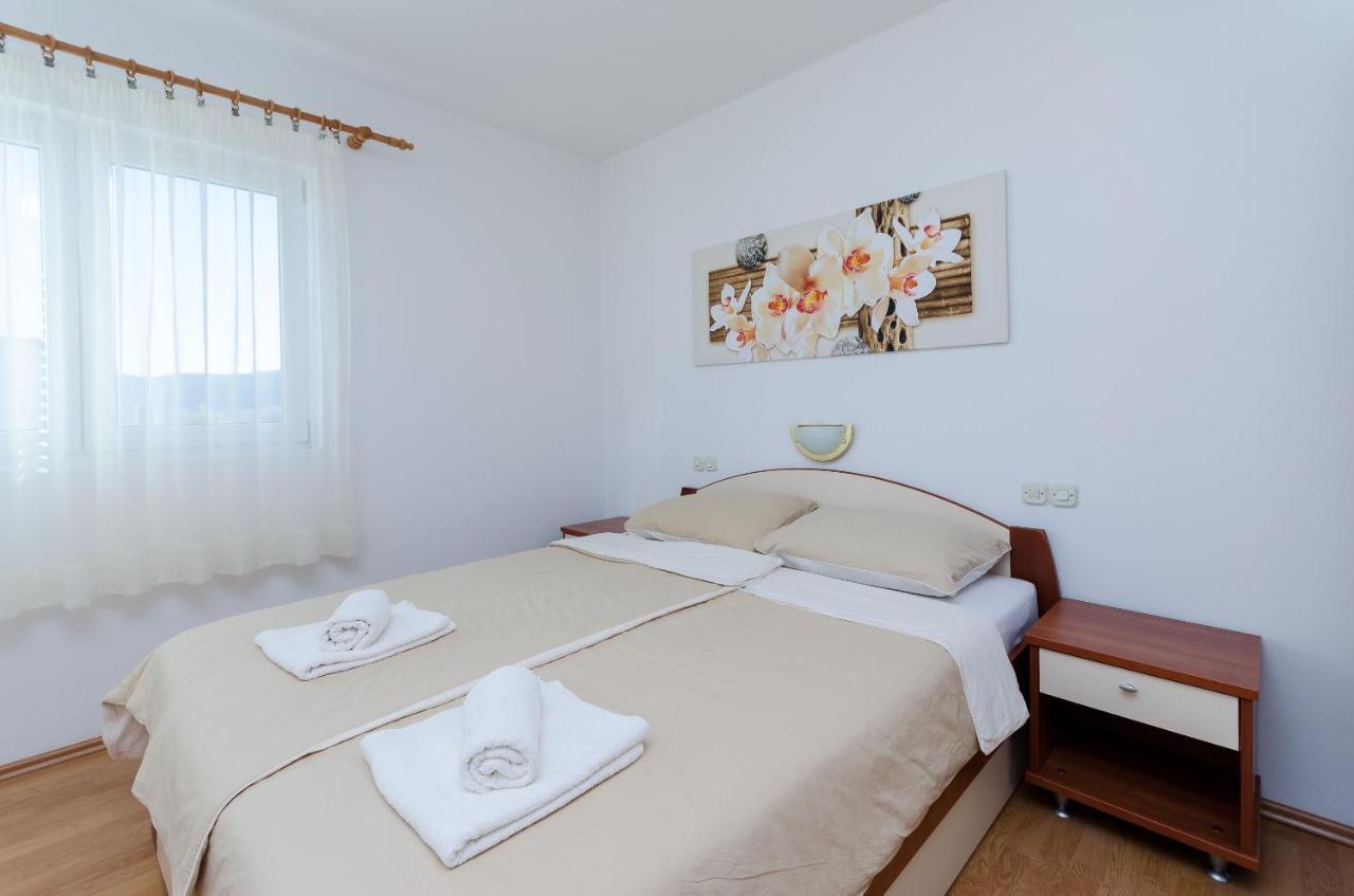 Apartments Marija P ロパール エクステリア 写真