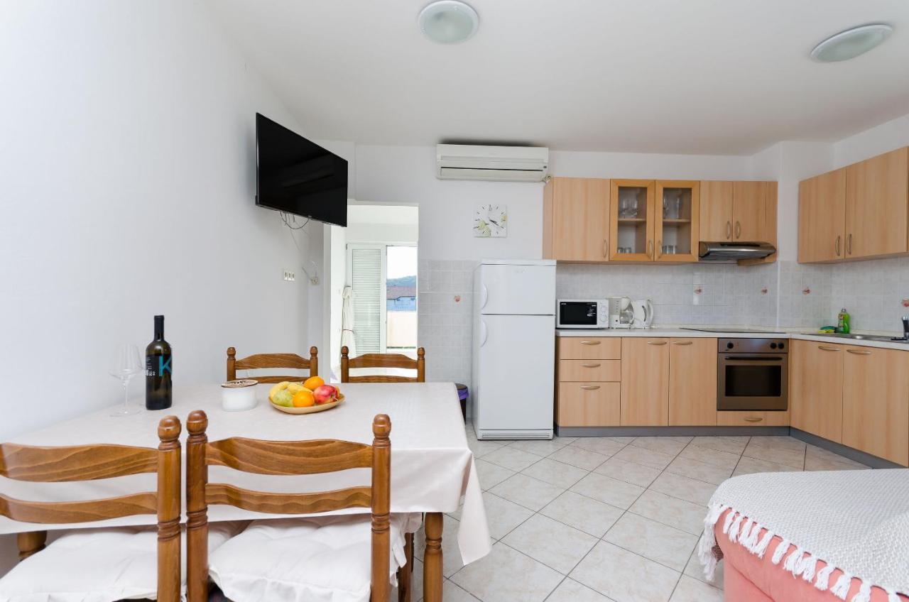 Apartments Marija P ロパール エクステリア 写真