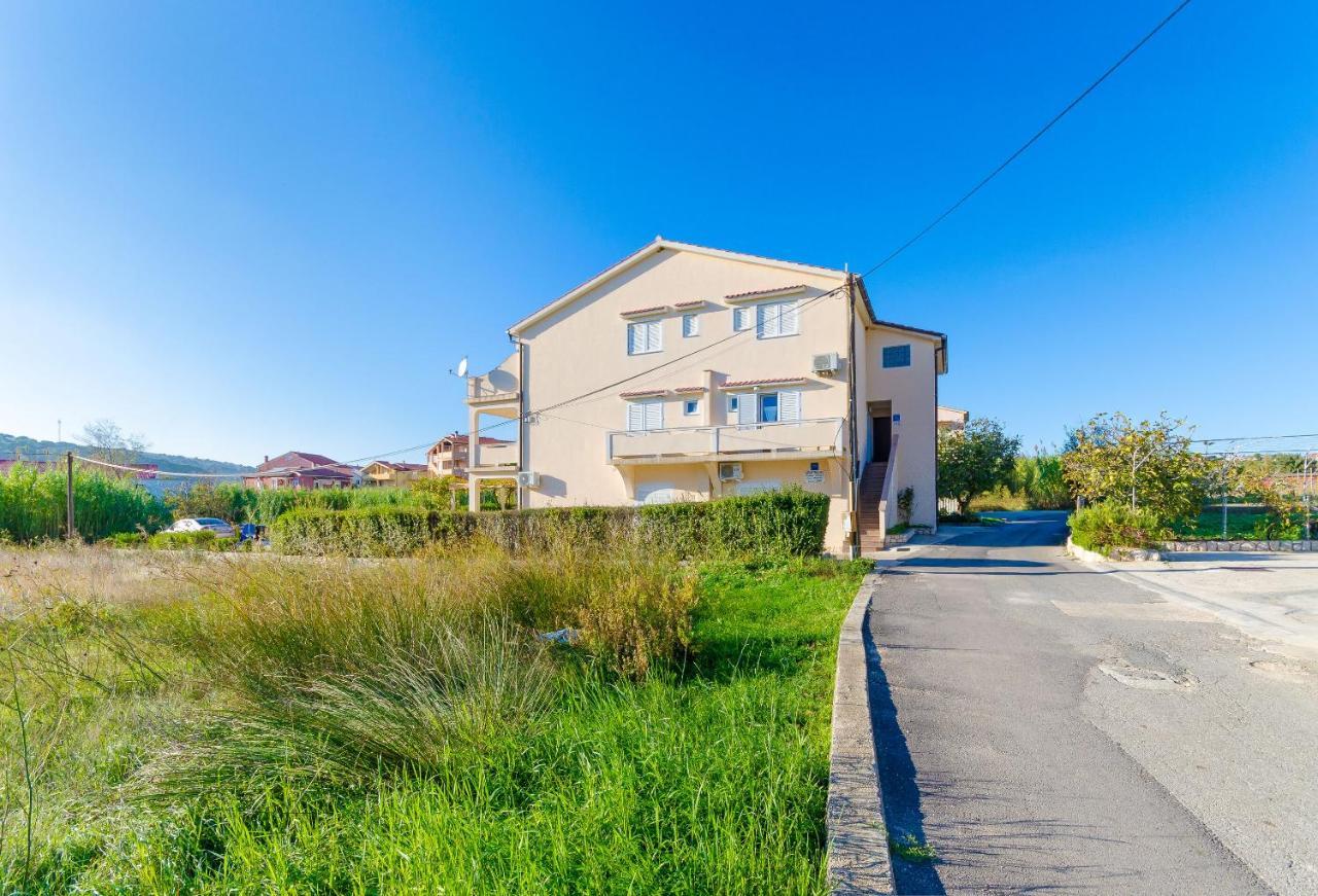 Apartments Marija P ロパール エクステリア 写真