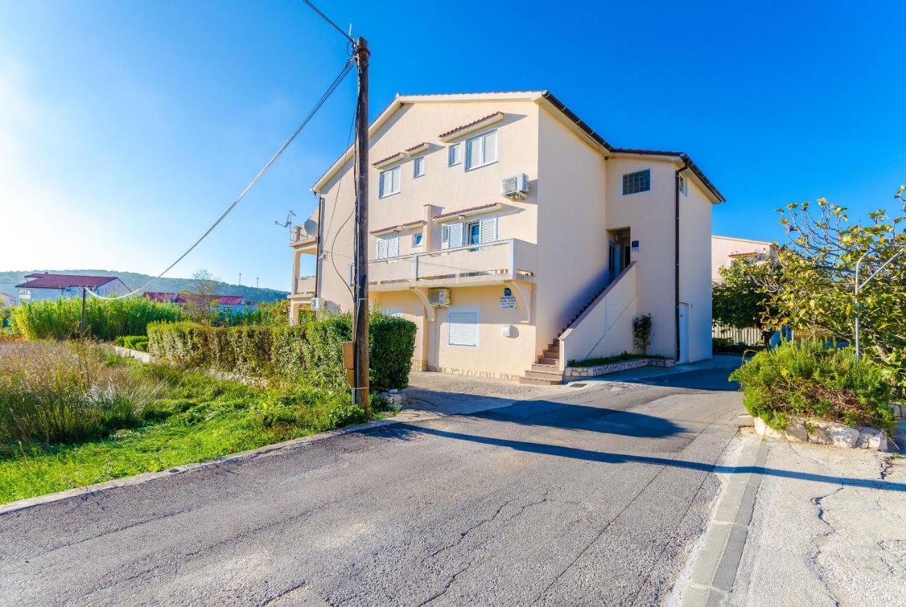Apartments Marija P ロパール エクステリア 写真