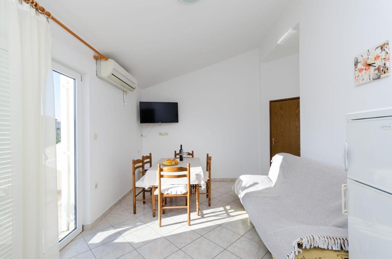 Apartments Marija P ロパール エクステリア 写真
